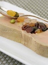 Terrine de foie gras aux fruits secs marinés à l'armagnac