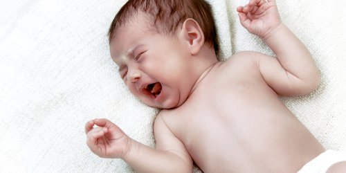 Coliques du nourrisson-bebe : que faire pour soulager ces crises de pleurs intenses ?