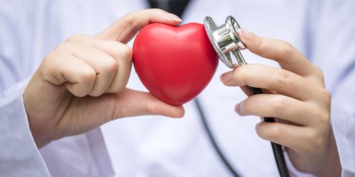 Quel traitement mettre en place apres un episode de decompensation cardiaque ?