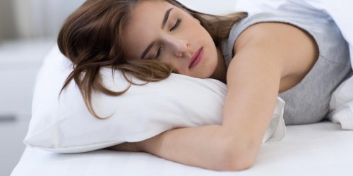 Dormir plus de 8 heures par nuit augmenterait le risque d-AVC