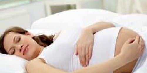 Ronfler pendant la grossesse doublerait le risque de cesarienne