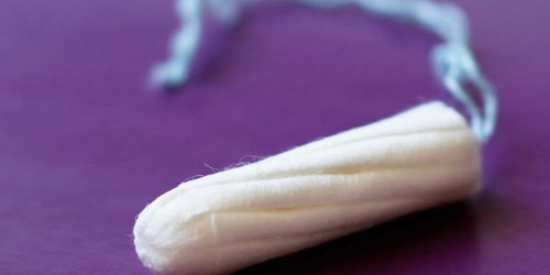 Amputee d-une jambe a cause de son tampon hygienique
