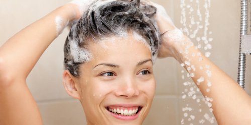 Attention a ce compose toxique dans vos shampoings