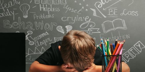 Phobie scolaire : symptomes, causes, traitements… Comment gerer la peur ?