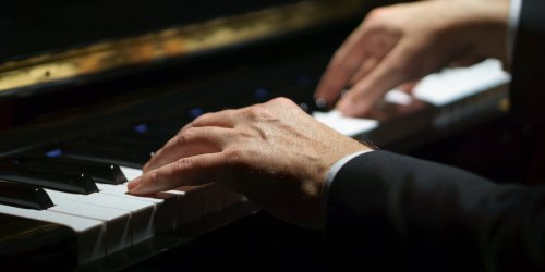 Parkinson : jouer du piano pourrait reduire vos tremblements