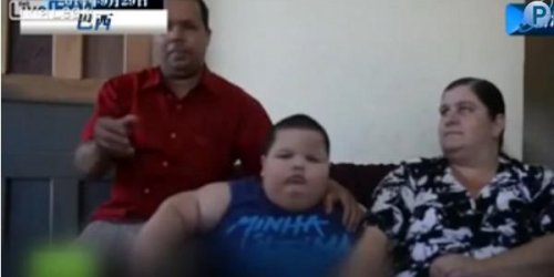 Video : A 3 ans, cet enfant pese 70 kilos