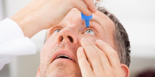 Antiseptique : peut-on mettre de la chlorhexidine aqueuse dans les yeux ?