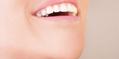 Blanchiment des dents : l-eau oxygenee