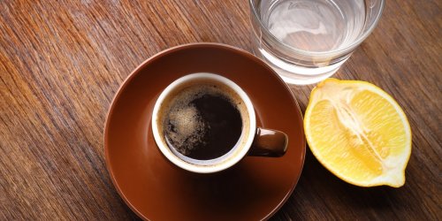 Cafe et citron : pourquoi les melanger pour maigrir est dangereux 