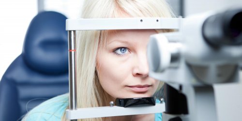 Un test oculaire pour detecter les patients a risque d’AVC