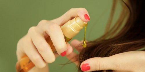 5 huiles essentielles pour faire pousser vos cheveux