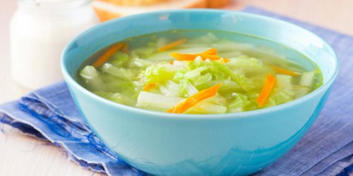 Minceur : une recette de soupe au chou brule graisse