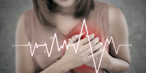 Crise cardiaque : les femmes plus exposees a ces 3 facteurs de risque
