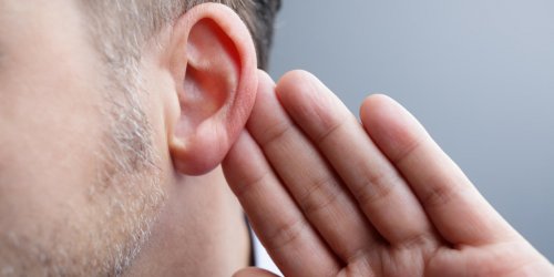 Covid-19 : un homme devient sourd d-une oreille apres une forme grave