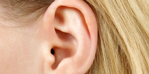 Boule derriere l-oreille : kyste ou ganglion ?
