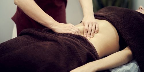 Massage : les 7 bonnes techniques pour maigrir du ventre