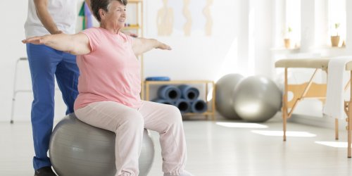 Prothese de hanche : quels sont les mouvements a eviter ?