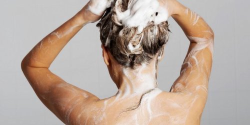 Comment faire un shampoing anti poux naturel ?