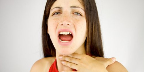 Voix enrouee : un signe de cancer du larynx ?