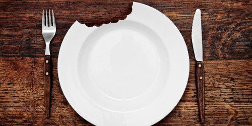 4 signes que vous mangez sans avoir reellement faim