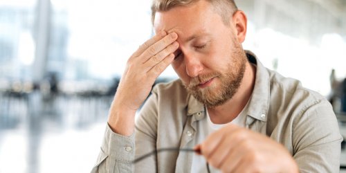 7 signes que votre mal de tete peut etre une migraine