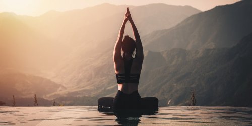 Stress : 5 postures de yoga pour vous detendre