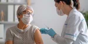 Covid-19 : nouvelle campagne de vaccination en avril pour les plus fragiles