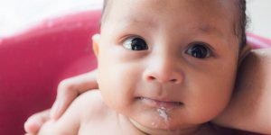 Reflux gastrique chez le bebe allaite : 3 remedes