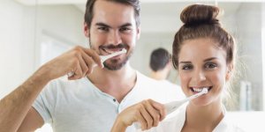 Se brosser les dents avec du bicarbonate de soude