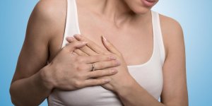 Douleur aux seins : une cause hormonale