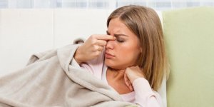 Mal aux yeux : comment reconnaitre une sinusite ?