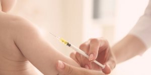 Vaccin : Sanofi et Astrazeneca ont mis au point un anticorps contre la bronchiolite
