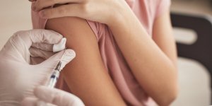 Grippe et Covid-19 : pourquoi la vaccination est conseillee avant les fetes 