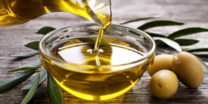 Soins des cheveux : quand utiliser l-huile d-olive ?