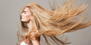 Acide hyaluronique : l’astuce pour reparer vos cheveux en quelques nuits