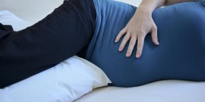 Grossesse : jusqu-a quel mois peut-on dormir sur le ventre ?