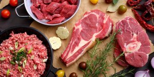 Maladie cardiaque : la viande rouge augmente les risques chez les seniors