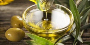 Cuir chevelu irrite : un remede naturel a l-huile d-olive