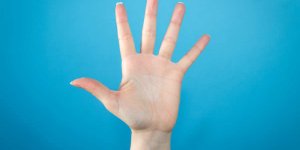 Comment la taille de vos doigts pourrait reveler votre orientation sexuelle