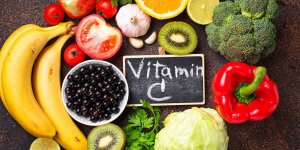Vitamine C : quelle quantite pour renforcer le systeme immunitaire ? 