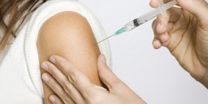 Coronavirus : les vaccines ont 14 fois moins de risques d-etre hospitalises