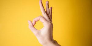 Craquer ses doigts augmente-t-il le risque d’arthrose ?