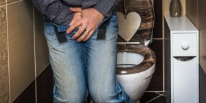 Stimulation de la prostate : un risque de thrombose anale ?