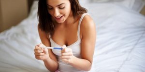 Test de grossesse positif : faut-il en refaire un autre ?