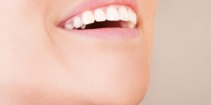 Blanchiment des dents : l-eau oxygenee
