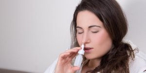 Sinus : le lavage au spray nasal a l-eau de mer