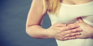 Douleur a la poitrine : un signe de regles ou de grossesse ?