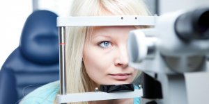 Un test oculaire pour detecter les patients a risque d’AVC