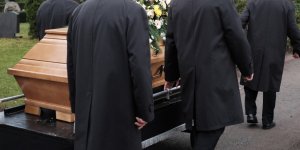 Coma profond : une femme se reveille pendant son enterrement 