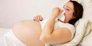Rhinite de la grossesse : quels traitements pour la femme enceinte ?